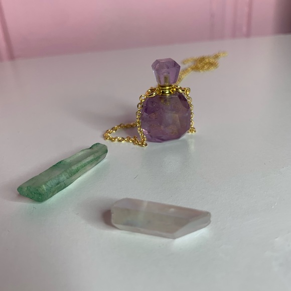 Amethyst crystal amulet necklace - Picture 8 of 9